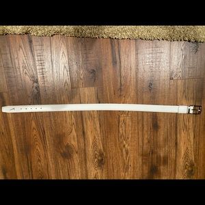White Nike golf belt